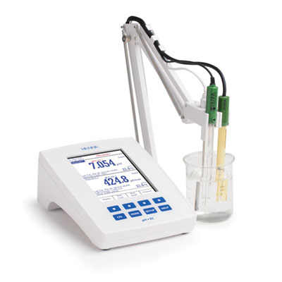 HI5521專(zhuān)業(yè)級(jí)微電腦多參數(shù)水質(zhì)測(cè)定儀【7項(xiàng)】